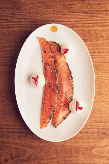 Assiette de saumon Gravlax servi au 5 Wine Bar (petite restauration appelée "Bocas")